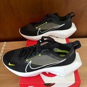 NEW w/ Box NIKE VISTA LITE sz 7.5 Black White Lemon Venom CI0905